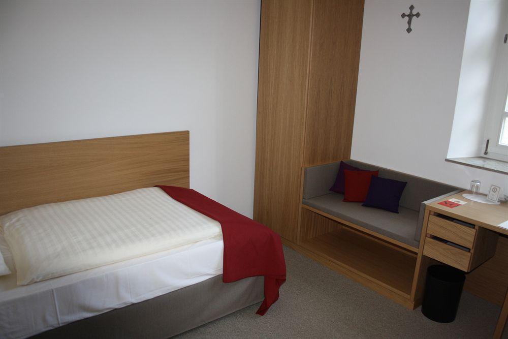 Kardinal Schulte Haus Hotel Bergisch Gladbach Luaran gambar