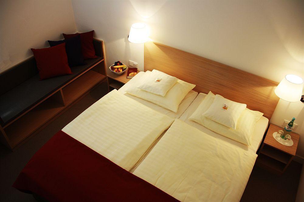 Kardinal Schulte Haus Hotel Bergisch Gladbach Luaran gambar