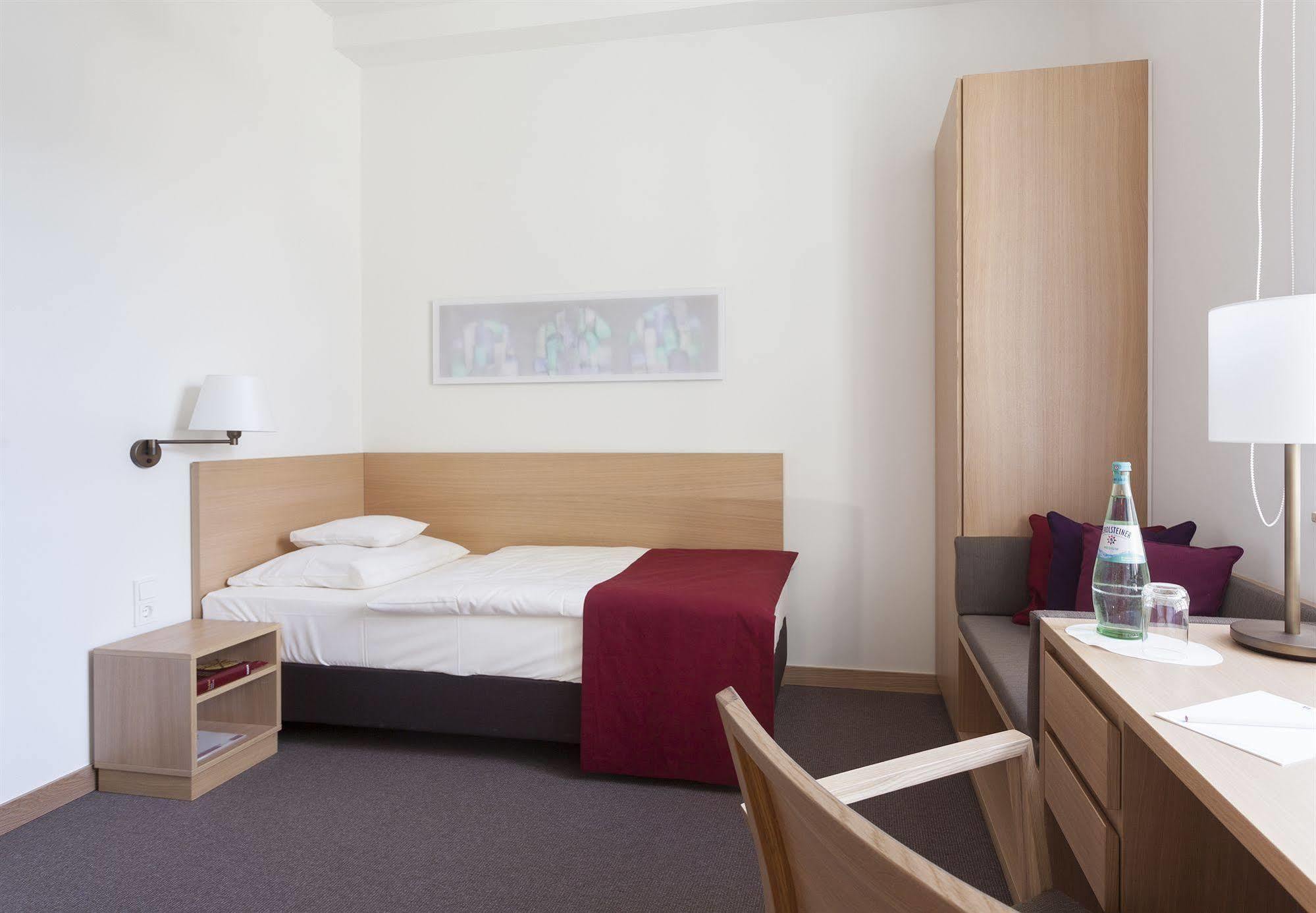 Kardinal Schulte Haus Hotel Bergisch Gladbach Luaran gambar