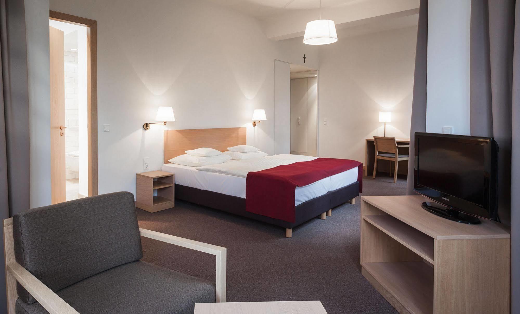 Kardinal Schulte Haus Hotel Bergisch Gladbach Luaran gambar