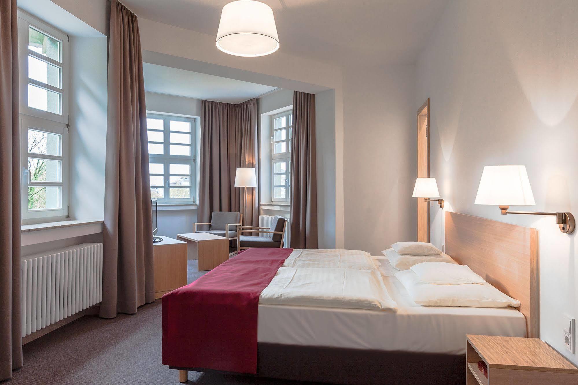 Kardinal Schulte Haus Hotel Bergisch Gladbach Luaran gambar
