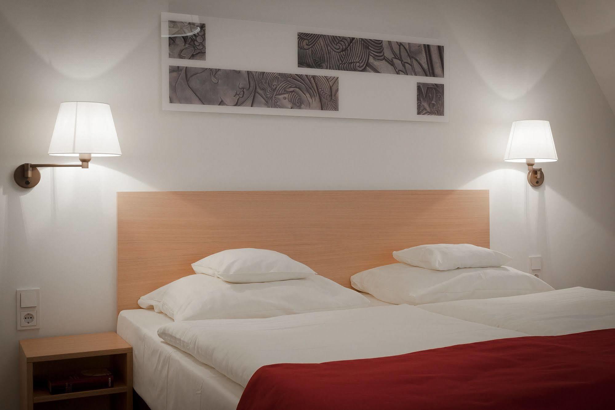 Kardinal Schulte Haus Hotel Bergisch Gladbach Luaran gambar