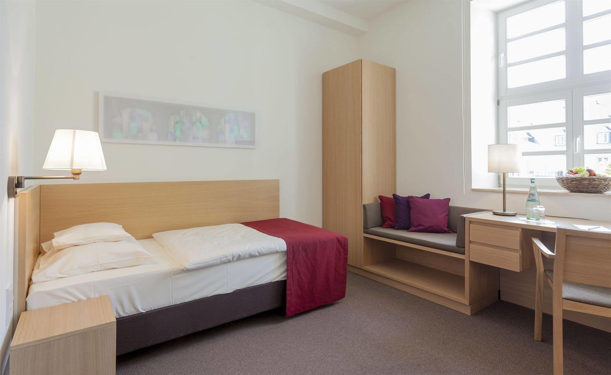 Kardinal Schulte Haus Hotel Bergisch Gladbach Luaran gambar